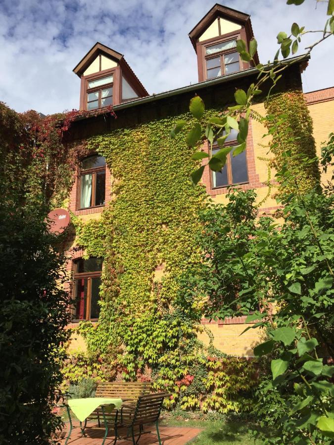 Ferienwohnung Huttenstrasse Halle Halle  ภายนอก รูปภาพ